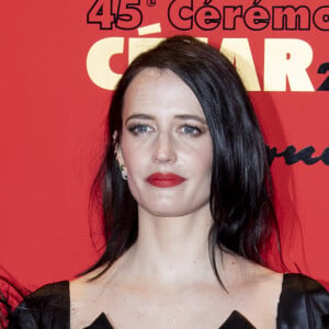 Eva Green - Photocall du dîner de la 45ème cérémonie des César au Fouquet's à Paris. Le 28 février 2020 © Pierre Perusseau / Bestimage 