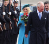 Le roi Charles III d'Angleterre, accompagné de Camilla Parker Bowles, reine consort d'Angleterre, arrivent à Berlin, à l'occasion de sa première visite d'Etat (29 - 31 amrs 2023) depuis son accession au trône, le 29 mars 2023. Accueilli par 21 coups de feu, le couple royal aura droit, pour la première fois, aux honneurs militaires à la Porte de Brandebourg avant de se rendre au château de Bellevue pour une réception. 