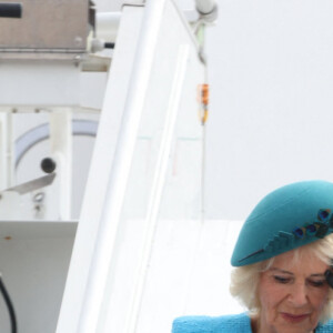 Le roi Charles III d'Angleterre, accompagné de Camilla Parker Bowles, reine consort d'Angleterre, arrivent à Berlin, à l'occasion de sa première visite d'Etat (29 - 31 amrs 2023) depuis son accession au trône, le 29 mars 2023. Accueilli par 21 coups de feu, le couple royal aura droit, pour la première fois, aux honneurs militaires à la Porte de Brandebourg avant de se rendre au château de Bellevue pour une réception. 