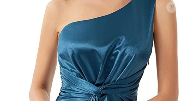Comme Heidi Klum, faites le choix de l'originalité avec cette robe bleue asymétrique Grace Karin