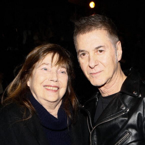 "Je n'avais pas d'argent à l'époque pour me la payer, mais j'ai eu la chance de sortir tout de suite après un album qui a très bien marché et j'ai pu me l'offrir. C'est ma base, mon refuge."
Jane Birkin, Etienne Daho au défilé de mode Celine Homme automne-hiver 2023/24 au Palace à Paris le 10 février 2023. © Christophe Clovis / Bestimage