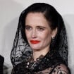 Eva Green ensorcelante en petite tenue noire et cape brodée face aux Mousquetaires