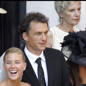 L'animatrice de 46 ans passe certainement cette journée avec ses proches, son époux et leurs deux enfants.
Mariage de Stéphanie Renouvin avec Julien Hervé à Villefranche-sur-Mer.