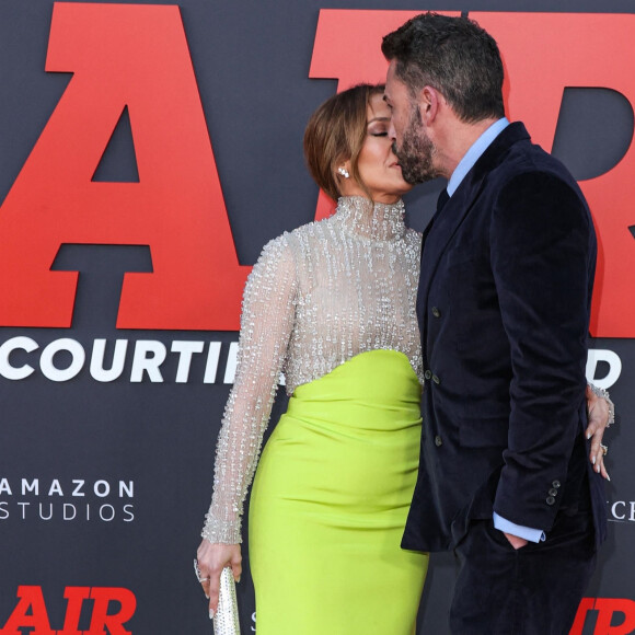 Jennifer Lopez et son mari Ben Affleck  au Village Theatre à Los Angeles, Californie, Etats-Unis, le 27 mars 2023.