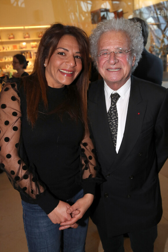 Laurent Dassault et une amie - Vernissage de l'Exposition "Basquiat X Warhol à quatre mains" à La Fondation Louis Vuitton à Paris le 3 Avril 2023. © Bertrand Rindoff / Bestimage 