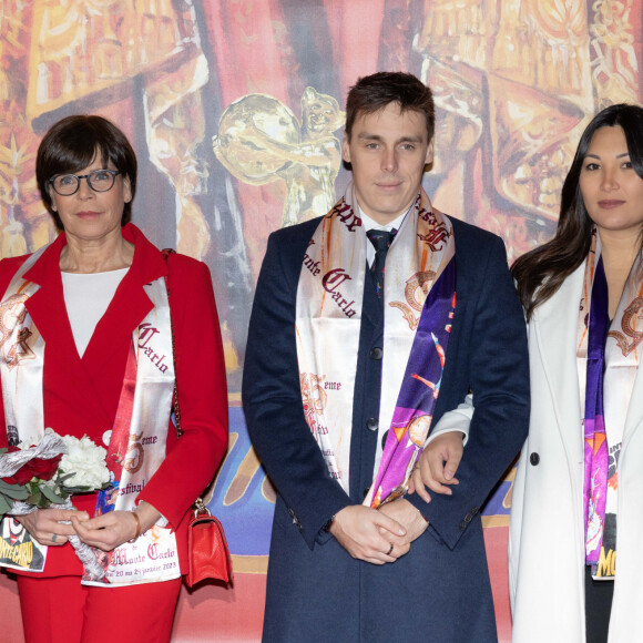  Le fils de la princesse Stéphanie, Louis Ducruet et son épouse Marie
La princesse Stéphanie de Monaco, Louis Ducruet et sa femme Marie (enceinte) - Arrivées lors du 45ème Festival International du Cirque de Monte Carlo sous le chapiteau Fontvieille à Monaco © Olivier Huitel/Pool/Bestimage 