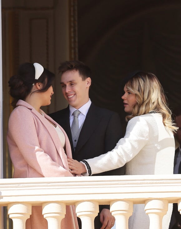 Louis Ducruet et sa femme Marie Chevallier, Camille Gottlieb - La famille princière au balcon du palais lors de la Fête Nationale de la principauté de Monaco le 19 novembre 2022. © Dominique Jacovides / Bruno Bebert / Bestimage 