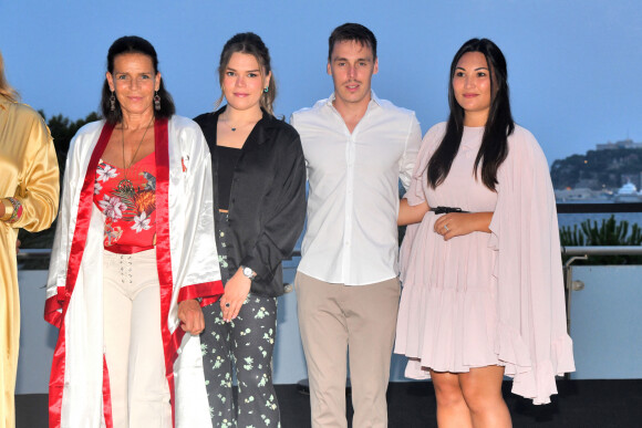 La princesse Stéphanie de Monaco, Camille Gottlieb, Louis Ducruet et sa femme Marie durant la traditionnelle soirée d'été de Fight Aids Monaco au Sporting Club de Monaco, le 24 juillet 2021.  © Bruno Bebert/Bestimage 