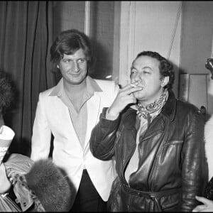 Archives - Coluche et Véronique Colucci entourés de Patrick Sébastien et Michèle Torr en 1980 à l'Olympia.
