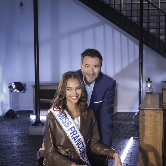 Exclusif - Indira Ampiot (Miss France 2023), Bernard Montiel - Enregistrement de l'émission "Animaux Stars", présentée par B.Montiel et diffusée le 8 avril sur la chaine Animaux TV. Le 10 janvier 2023 © Jack Tribeca / Bestimage