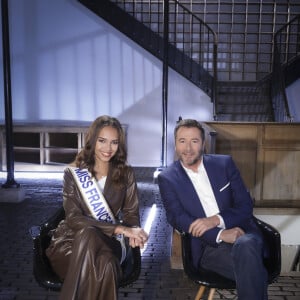 Exclusif - Indira Ampiot (Miss France 2023), Bernard Montiel - Enregistrement de l'émission "Animaux Stars", présentée par B.Montiel et diffusée le 8 avril sur la chaine Animaux TV. Le 10 janvier 2023 © Jack Tribeca / Bestimage