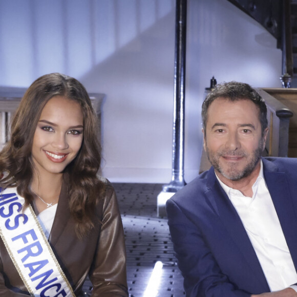 Exclusif - Indira Ampiot (Miss France 2023), Bernard Montiel - Enregistrement de l'émission "Animaux Stars", présentée par B.Montiel et diffusée le 8 avril sur la chaine Animaux TV. Le 10 janvier 2023 © Jack Tribeca / Bestimage