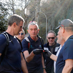 Exclusif - Jeremy Bottin, Le prince Albert II de Monaco - Le prince Albert II de Monaco participe à l'opération Olympians Clean Up de l'Association Monégasque des Athlètes Olympiques (AMAO) le 2 avril 2023. quelques courageux collégiens se sont levés plus tôt pour une marche bien matinale afin de rejoindre la Première marche de "l'Olympians Clean Up" qui consistait à marcher à pieds de la Place du Palais jusqu'à la Tête de Chien tout en ramassant un maximum de déchets sur son chemin. Le Prince Souverain a pris part à cette opération ainsi que des élèves des collèges Charles III de Monaco et Bellevue de Beausoleil. © Claudia Albuquerque / Bestimage 