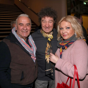 Exclusif - Robert Charlebois entre Michel Fugain et sa femme Sanda Fugain - Célébrités au Cocktail après le Concert de Robert Charlebois, " Robert en CharleboisScope " au Grand Rex à Paris France, le 1er Avril 2023. © Bertrand Rindoff / Bestimage 