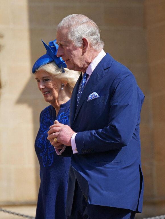 Le roi Charles III d'Angleterre et Camilla Parker Bowles - La famille royale arrive à la chapelle Saint-Georges pour la messe de Pâques au château de Windsor, le 9 avril 2023.