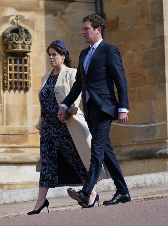La princesse Eugenie d'York (enceinte) et son mari Jack Brooksbank - La famille royale arrive à la chapelle Saint-Georges pour la messe de Pâques au château de Windsor, le 9 avril 2023.