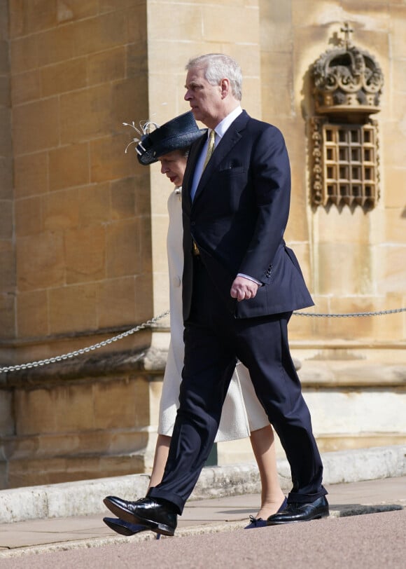 La princesse Anne, Le prince Andrew, duc d'York - La famille royale arrive à la chapelle Saint-Georges pour la messe de Pâques au château de Windsor, le 9 avril 2023.