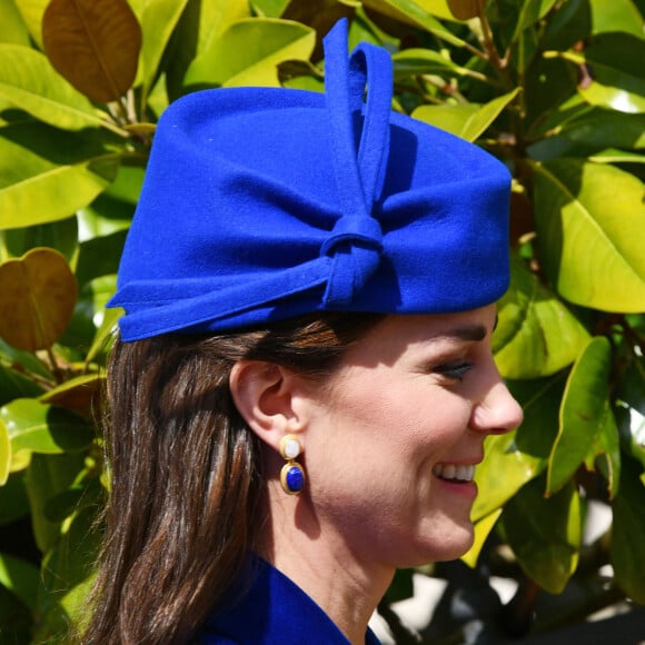 Une couleurs très inhabituelle pour la duchesse de Cambridge, qui préfère se parer de teintes plus neutres.
Kate Middleton - La famille royale va assister à la messe de Pâques à la chapelle Saint-Georges au château de Windsor, le 9 avril 2023.