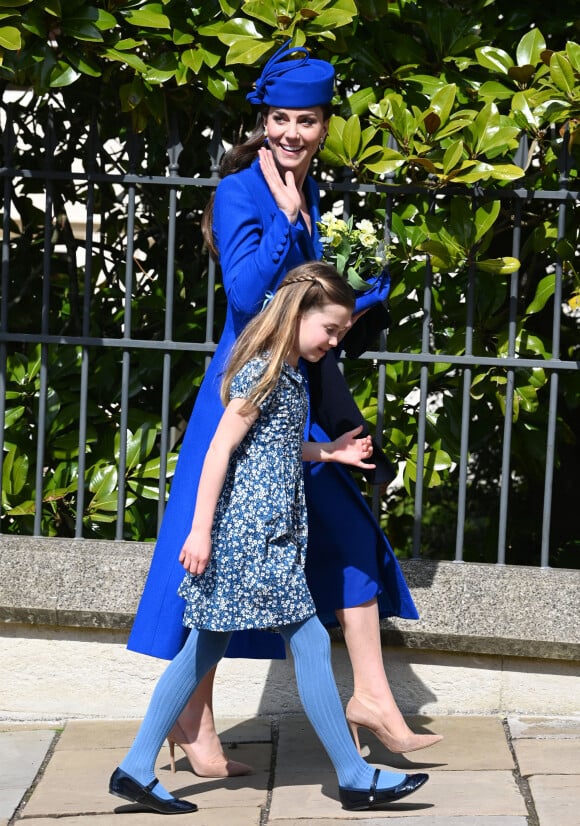 Kate Middleton et la princesse Charlotte de Galles - La famille royale va assister à la messe de Pâques à la chapelle Saint-Georges au château de Windsor, le 9 avril 2023.