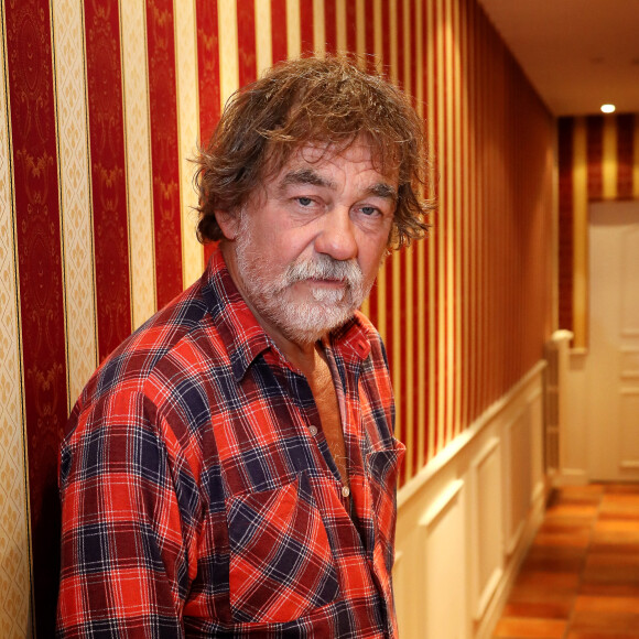Olivier Marchal a beau avoir été témoin d'horreurs et d'atrocités dans le milieu de la police qu'il a côtoyé des années
Exclusif - Olivier Marchal - Les acteurs de "Papi Sitter" lors du 28ème festival du film de Sarlat. © Patrick Bernard / Bestimage