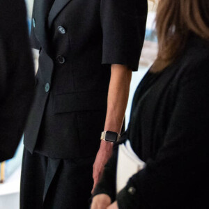 La reine Rania de Jordanie lors de la visite d'une exposition au Musée national d'Art Moderne au Kitanomaru Park à Tokyo, lors de sa visite officielle au Japon. Le 11 avril 2023 