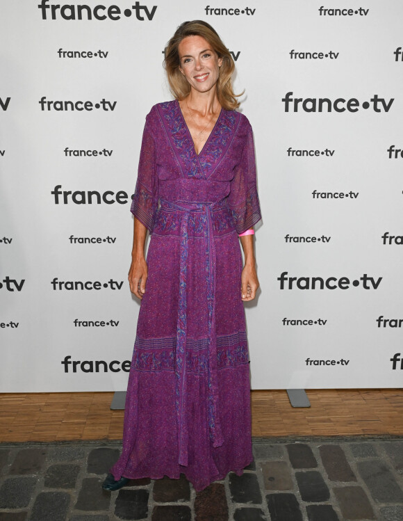 Julie Andrieu au photocall pour la conférence de presse de rentrée de France TV à la Grande Halle de la Villette à Paris, France, le 6 juillet 2022. © Coadic Guirec/Bestimage