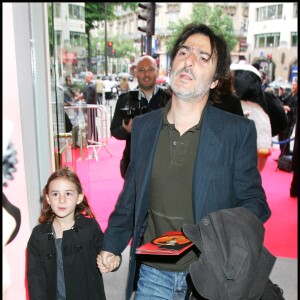 Yvan Attal et sa fille Alice - Avant-première fu dilm "Kung Fu Panda" au cinéma Paramount opéra le 8 juin 2008