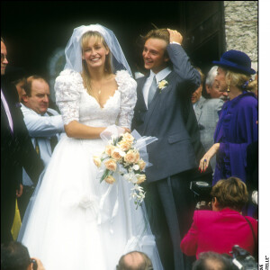 Lors d'une cérémonie civile en premier lieu à la mairie de Freneuse-sur-Risle
Mariage de David Hallyday et Estelle Lefébure le 15 septembre 1989