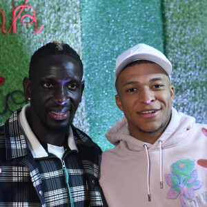 Avec ce nouveau projet, Mamadou Sakho souhaite permettre à des particuliers d'investir dans l'immobilier commercial de proximité et ce à partir de seulement 1 euro
 
Exclusif - Mamadou Sakho et Kylian Mbappé au premier goûter des étoiles au profit de l'association AMSAK à l'Orangerie au Jardin d'acclimatation à Paris, France, le 1er mars 2020. AMSAK a pour vocation d'aider les enfants en difficulté dans le monde entier et plus particulièrement en France, en Angleterre et en Afrique. Ses domaines d'intervention sont l' Education, le Sport, la Santé, le Développement, l' Humanitaire et le Social. © Rachid Bellak/Bestimage