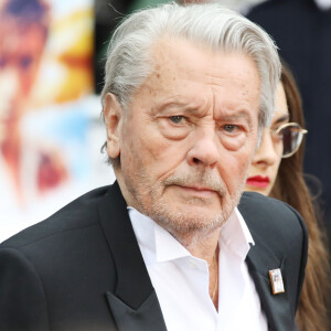 Alain Delon - Montée des marches du film "A Hidden Life" lors du 72ème Festival International du Film de Cannes, le 19 mai 2019. © Denis Guignebourg/Bestimage