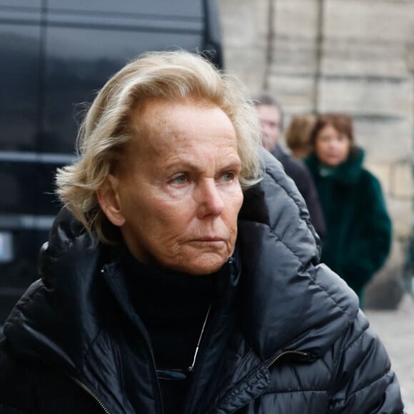 Dans les médias, le couple est très discret.
Christine Ockrent arrivant aux obsèques de Philippe Tesson en l'église Saint-Germain des-Prés à Paris le 10 février 2023. © Christophe Clovis / Bestimage