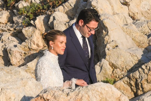 Les amoureux, qui avaient déjà posé la veille, semblaient radieux.
Mariage de Sofia Richie et Elliot Grainge à l'hôtel du Cap-Eden-Roc à Antibes, France, le 21 avril 2023. 