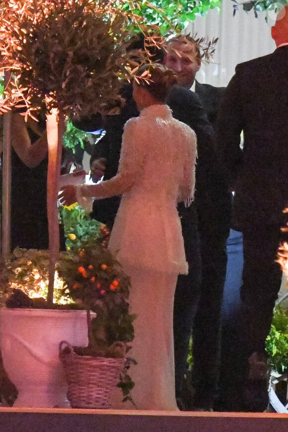 Exclusif - Sofia Richie et Elliot Grainge après une cérémonie pré-mariage à l'Eden Roc vont dîner avec tous leurs amis au Palm Beach à Cannes le 22 avril 2023.