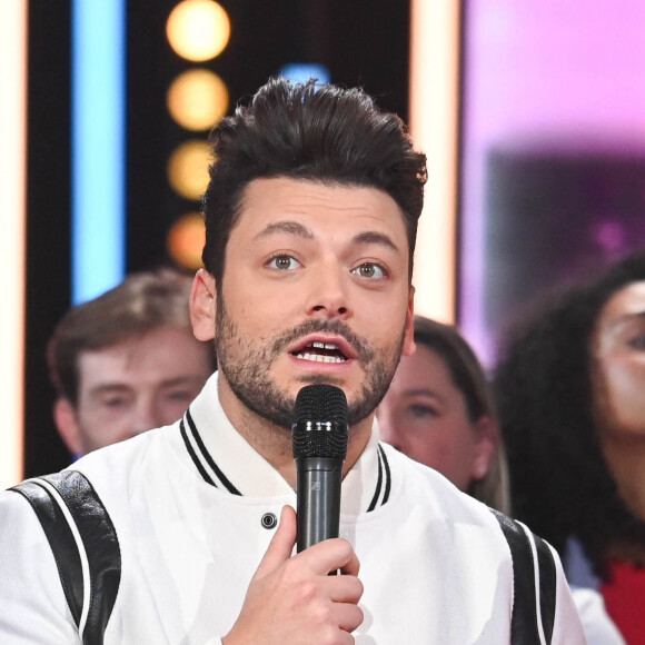 Kev Adams - Les personnalités se mobilisent lors de la 36ème édition du Téléthon sur le plateau de France 2, avec pour parrain K.Adams, le 3 décembre 2022. © Coadic GUIREC / Bestimage