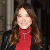 Carla Bruni maman fière : Son fils Aurélien Enthoven en tenue de graduation, le beau gosse est diplômé !