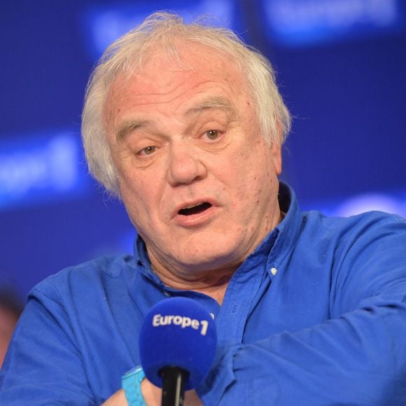 Installé dans sa ferme dans le Tarn, il s'y occupe de ses fleurs et de ses animaux avec une joie non dissimulée.
Exclusif - Laurent Cabrol - Soirée spéciale pour les 60 ans de Europe 1 animée Wendy Bouchard et Maxime Switek. Le 4 février 2015