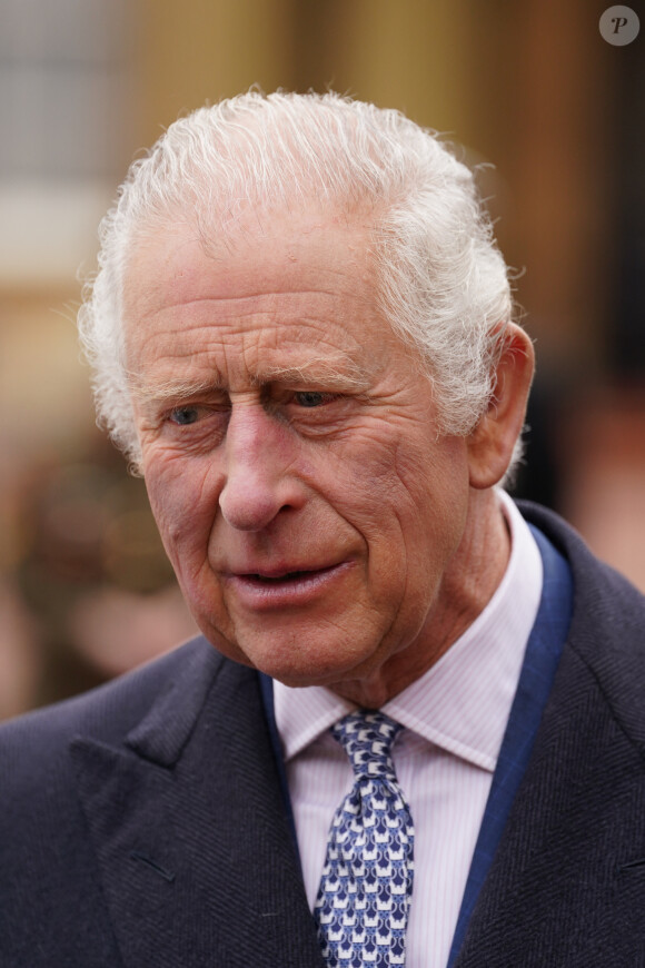 A une semaine du couronnement, ils sont plus soudés que jamais. 
Le roi Charles III d'Angleterre assiste au début de l'Australian Legacy Torch Relay au palais de Buckingham à Londres, le 28 avril 2024. Cela marque le début de l'étape londonienne de la course de relais de l'organisme de bienfaisance qui célèbre son centenaire. 