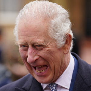 Le roi Charles III d'Angleterre assiste au début de l'Australian Legacy Torch Relay au palais de Buckingham à Londres, le 28 avril 2024. Cela marque le début de l'étape londonienne de la course de relais de l'organisme de bienfaisance qui célèbre son centenaire. 