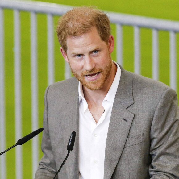 Dans son livre "Le suppléant", le prince Harry évoque "un sadique sexuel" dans sa famille.
Le prince Harry et Meghan Markle participent à la conférence de presse des Invictus Games 2023 à Dusseldorf, Allemagne le 6 septembre 2022. © Imago / Panoramic / Bestimage