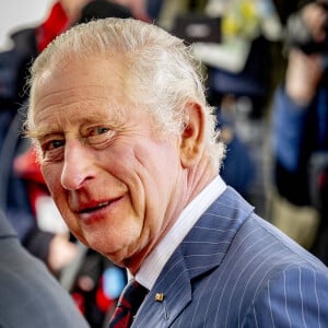 Charles III n'a pas apprécié le livre de son fils...
Le roi Charles III d'Angleterre reçu par le chancelier allemand à la chancellerie de Berlin, à l'occasion du premier voyage officiel du roi d'Angleterre en Europe. Le 30 mars 2023