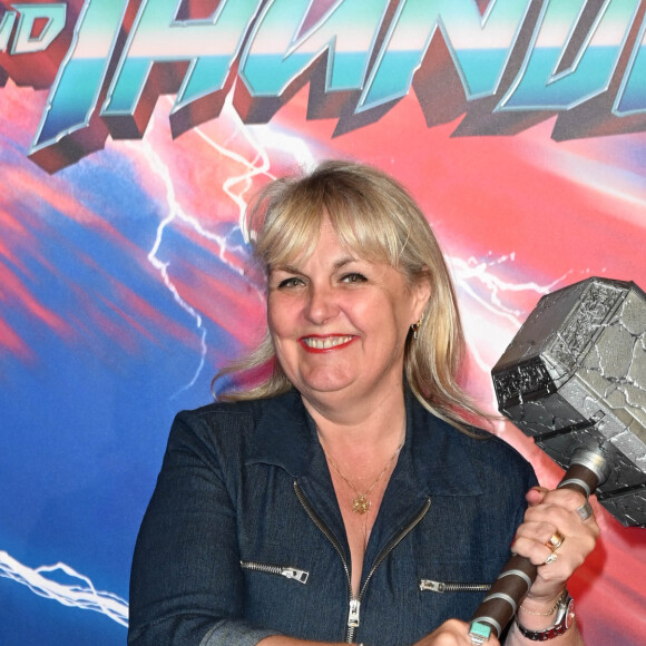 "Je n'avais pas du tout envie de faire la promo de cette sous-merde !", a-t-elle craché avec son franc-parler habituel.
Valérie Damidot - Avant-première du film "Thor Love and Thunder" au Grand Rex à Paris le 7 juillet 2022. © Coadic Guirec/Bestimage