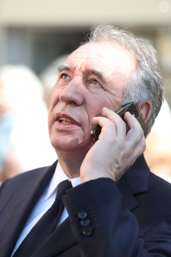 François Bayrou regrette toutefois l'absence de membres du gouvernement à ces obsèques.
François Bayrou - Obsèques de l'ancien ministre François Léotard en la Cathédrale Notre-Dame et Saint-Léonce de Fréjus, France, le 3 mai 2023. François Léotard, né le 26 mars 1942 à Cannes et mort le 25 avril 2023, est un homme politique français. Député du Var et maire de Fréjus pendant près de vingt ans, il est ministre de la Culture et de la Communication de 1986 à 1988 et ministre d'État, ministre de la Défense de 1993 à 1995. © Philippe Arnassan/Nice Matin/Bestimage