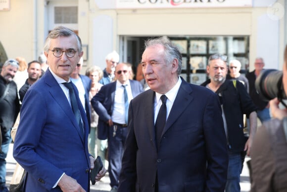 Philippe Douste-Blazy et François Bayrou - Obsèques de l'ancien ministre François Léotard en la Cathédrale Notre-Dame et Saint-Léonce de Fréjus, France, le 3 mai 2023. François Léotard, né le 26 mars 1942 à Cannes et mort le 25 avril 2023, est un homme politique français. Député du Var et maire de Fréjus pendant près de vingt ans, il est ministre de la Culture et de la Communication de 1986 à 1988 et ministre d'État, ministre de la Défense de 1993 à 1995. © Philippe Arnassan/Nice Matin/Bestimage