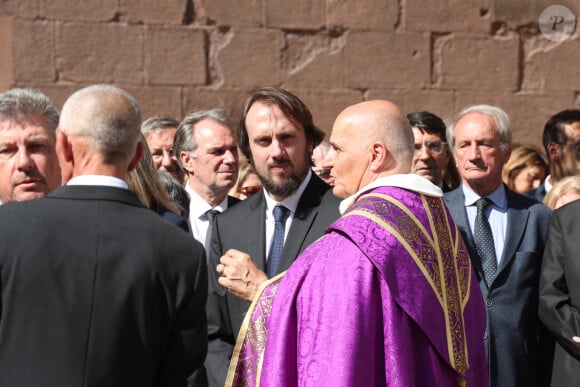 Plusieurs anciens ministres proches de François Léotard étaient présents comme Gérard Longuet, ex-ministre de la Défense
Marc-Antoine Léotard et Gérard Longuet - Obsèques de l'ancien ministre François Léotard en la Cathédrale Notre-Dame et Saint-Léonce de Fréjus, France, le 3 mai 2023. François Léotard, né le 26 mars 1942 à Cannes et mort le 25 avril 2023, est un homme politique français. Député du Var et maire de Fréjus pendant près de vingt ans, il est ministre de la Culture et de la Communication de 1986 à 1988 et ministre d'État, ministre de la Défense de 1993 à 1995. © Philippe Arnassan/Nice Matin/Bestimage