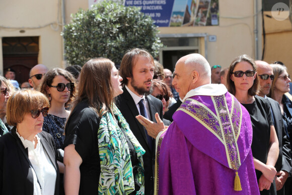 Marc-Antoine Léotard et proches - Obsèques de l'ancien ministre François Léotard en la Cathédrale Notre-Dame et Saint-Léonce de Fréjus, France, le 3 mai 2023. François Léotard, né le 26 mars 1942 à Cannes et mort le 25 avril 2023, est un homme politique français. Député du Var et maire de Fréjus pendant près de vingt ans, il est ministre de la Culture et de la Communication de 1986 à 1988 et ministre d'État, ministre de la Défense de 1993 à 1995. © Philippe Arnassan/Nice Matin/Bestimage