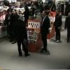 Flashmob invraisemblable et délirant dans la FNAC des Halles (Paris) : comédie musicale !