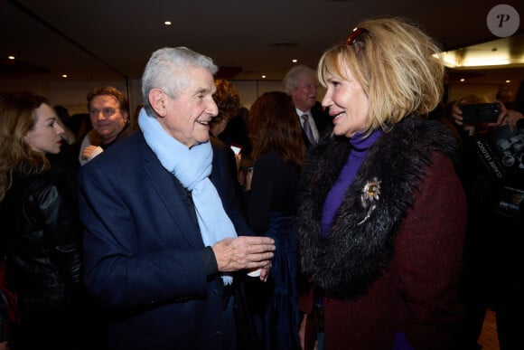 Exclusif - Claude Lelouch et Clémentine Célarié - Cocktail - Spectacle symphonique Claude Lelouch "D'un film à l'autre" au Palais des Congrès de Paris le 14 novembre 2022. Moreau / Rindoff / Bestimage 