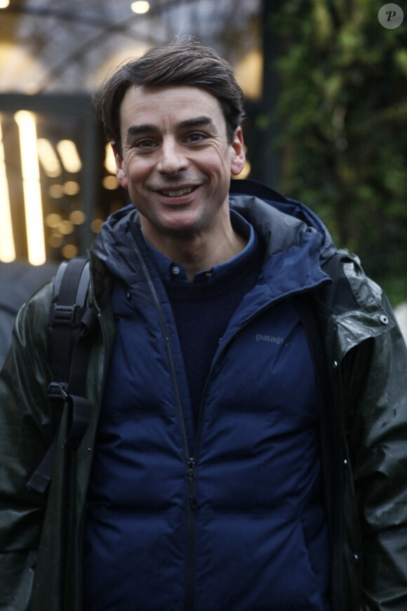 Dès ce samedi, Julian Bugier va reprendre du service sur France 2 de manière intense !
Julian Bugier - Arrivées à l'enregistrement de l'émission "Vivement Dimanche" au Studio Gabriel à Paris, France, présentée par M.Drucker et diffusée sur France 3. © Christophe Clovis/Bestimage