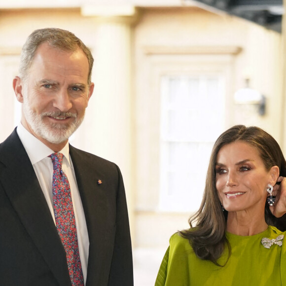 accueille à Buckingham Palace les représentants d'une trentaine de familles royales venues du monde entier.
Réception organisée par le roi Charles III, pour les invités étrangers assistant à son couronnement au palais de Buckingham à Londres Le roi Felipe VI et la reine Letizia d'Espagne - Réception organisée par le roi Charles III, pour les invités étrangers assistant à son couronnement au palais de Buckingham à Londres, Royaume Uni, le 5 mai 2023.