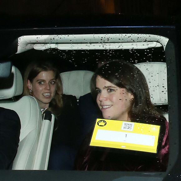 La princesse Beatrice d'York et la princesse Eugenie d'York - Les invités au couronnement du roi d'Angleterre à la sortie du dîner au restaurant Oswald's dans le quartier de Mayfair à Londres, Royaume Uni, le 5 mai 2023. 